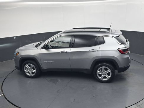 Used 2023 Jeep Compass Latitude w/ Sun and Sound Group AWD/4WD image 25