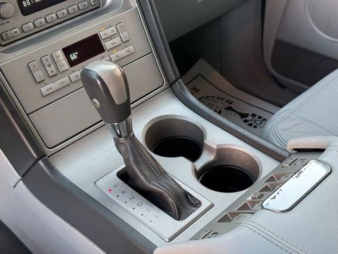 Used 2004 Lincoln Navigator 2WD image 24