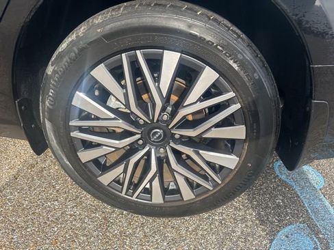 Used 2023 Nissan Altima 2.5 SV AWD/4WD image 10