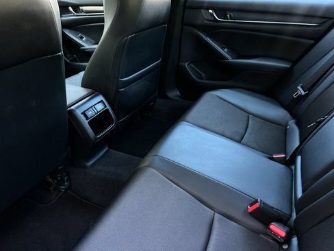 Used 2022 Honda Accord Sport image 11