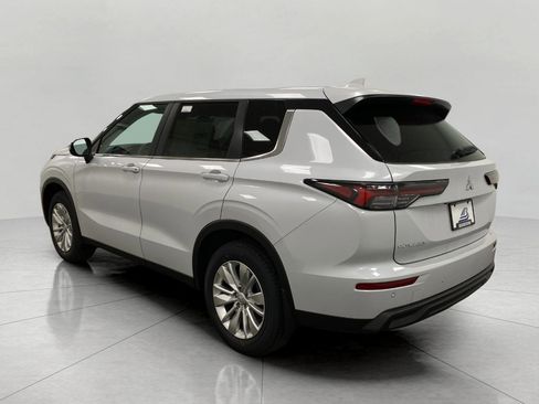 New 2026 Mitsubishi Outlander ES AWD/4WD image 6