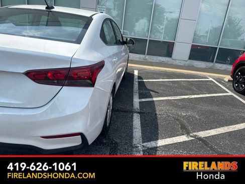 Used 2022 Hyundai Accent SEL FWD image 6