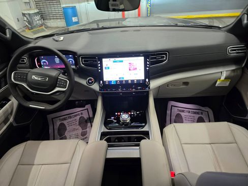 New 2026 Jeep Grand Wagoneer 4WD image 37