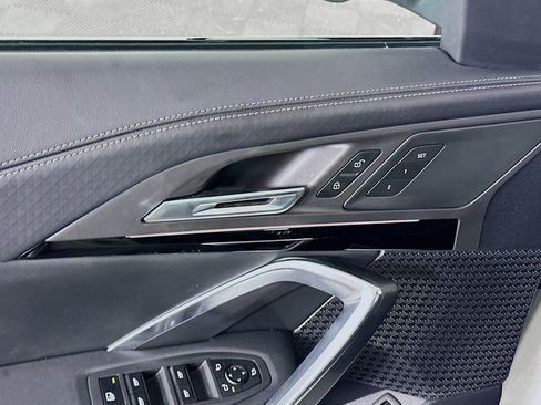 Used 2025 BMW X2 xDrive28i image 15