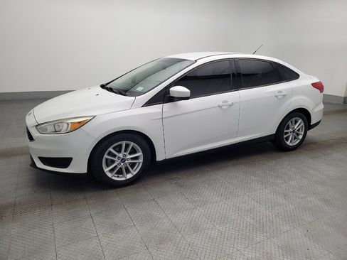 Used 2018 Ford Focus SE image 2