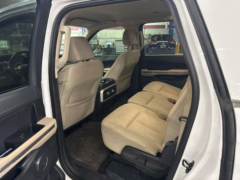 Used 2022 Ford Expedition Max XLT AWD/4WD image 8