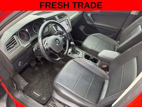 Used 2018 Volkswagen Tiguan SE w/ 3rd Row Seat Package AWD/4WD image 9