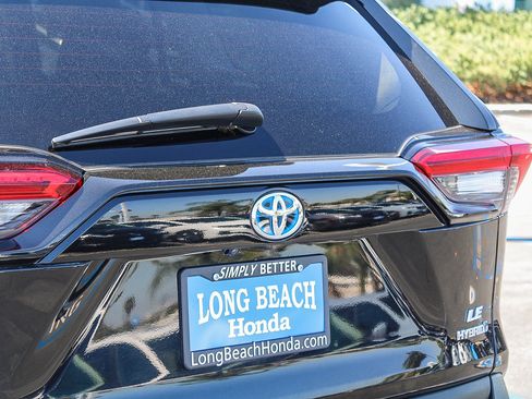 Used 2024 Toyota RAV4 LE AWD/4WD image 11
