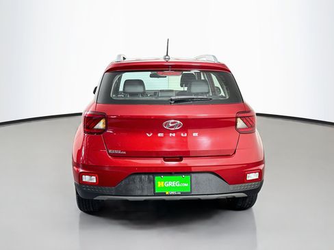 Used 2024 Hyundai Venue Limited FWD image 8