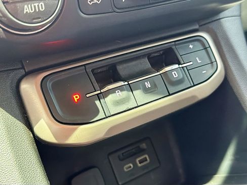 Used 2023 GMC Acadia Denali w/ Denali Technology Package FWD image 18