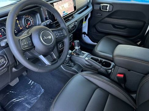 New 2025 Jeep Gladiator Sport image 10