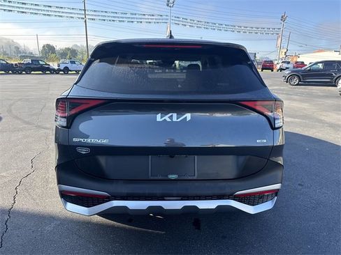 Used 2023 Kia Sportage LX image 5