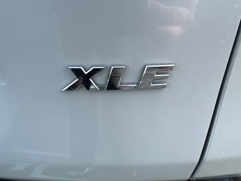 Used 2021 Toyota RAV4 XLE Premium FWD image 7