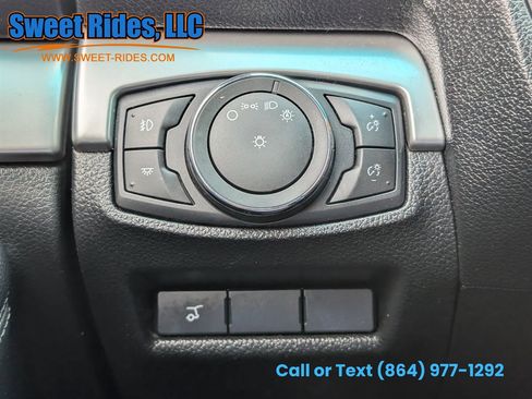 Used 2016 Ford Explorer XLT w/ Equipment Group 202A FWD image 19