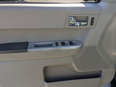 Used 2008 Mercury Mariner 2WD V6 image 12