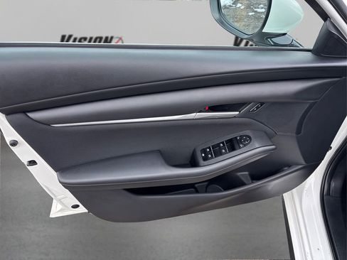 Used 2022 MAZDA MAZDA3 s image 22