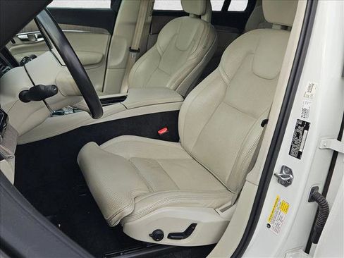 Used 2021 Volvo XC90 T8 Inscription w/ Advanced Package image 13