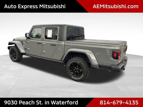 Used 2022 Jeep Gladiator Willys image 5