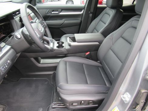 Used 2025 GMC Terrain Elevation w/ Elevation Premium Package AWD/4WD image 17