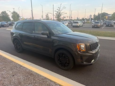 Used 2021 Kia Telluride SX w/ Nightfall Edition Package AWD/4WD image 12