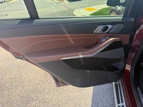 Used 2025 BMW X7 xDrive40i AWD/4WD image 18