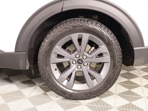 Used 2024 Ford Explorer XLT w/ Equipment Group 202A image 20