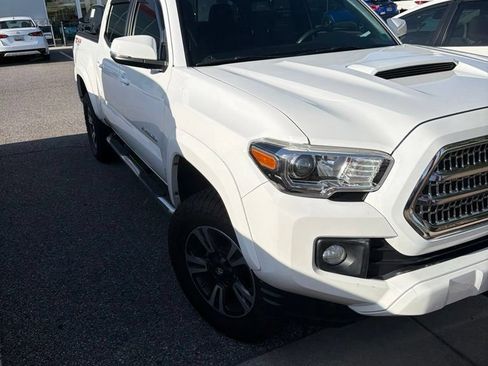 Used 2017 Toyota Tacoma TRD Sport w/ Tow Package (A/T) AWD/4WD image 1