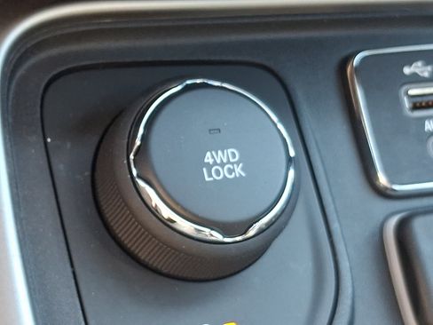 Used 2021 Jeep Compass Latitude AWD/4WD image 22