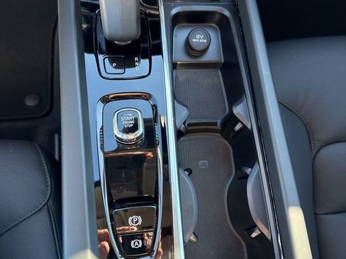 Used 2024 Volvo XC60 T8 Plus w/ Protection Package Premier image 26