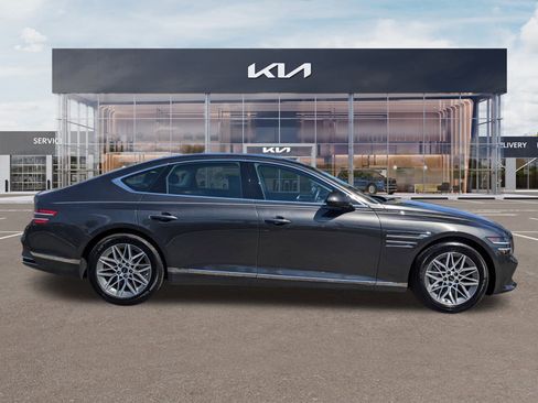 Used 2025 Genesis G80 2.5T image 3