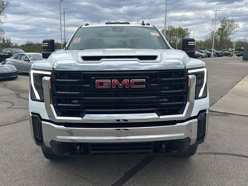 Used 2024 GMC Sierra 2500 Pro AWD/4WD image 8
