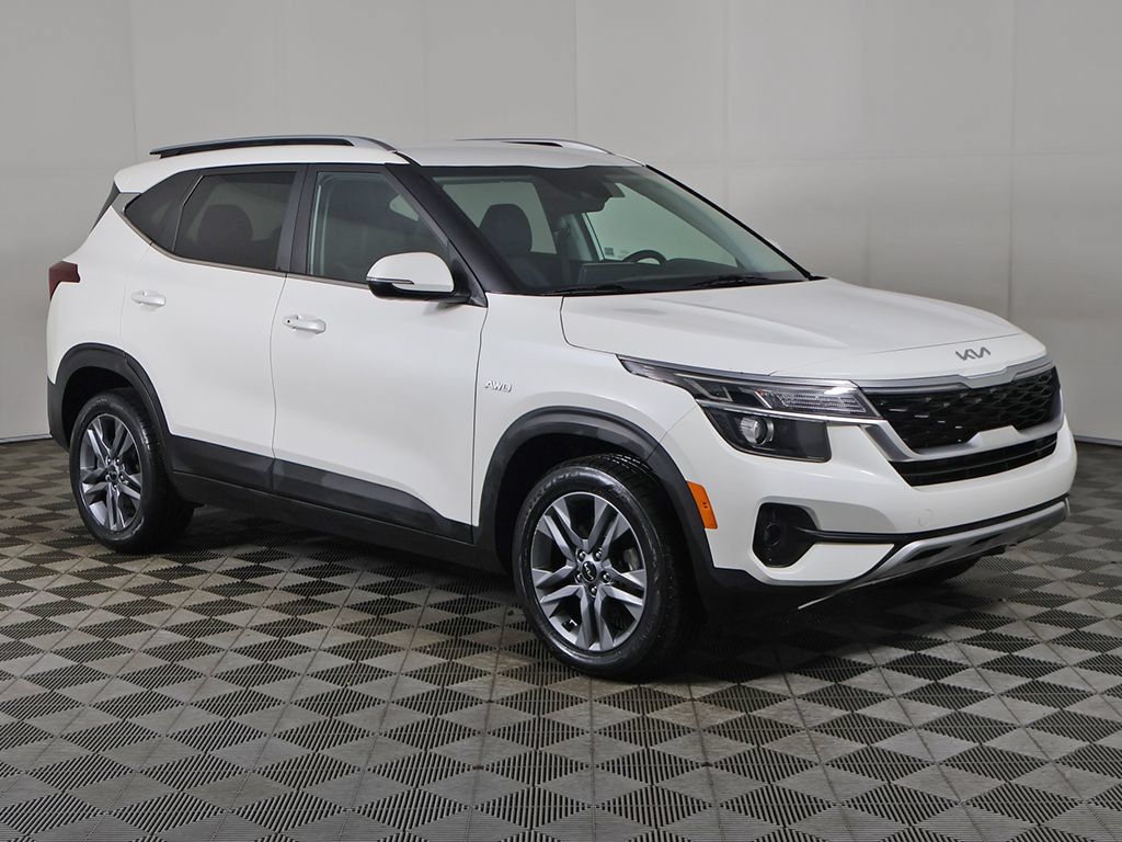 Used 2022 Kia Seltos S AWD/4WD image 2
