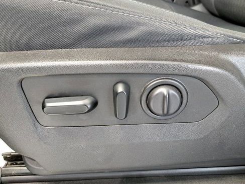 Used 2019 Chevrolet Silverado 1500 RST image 21