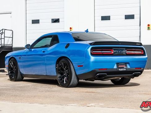 Used 2015 Dodge Challenger SRT Hellcat image 10