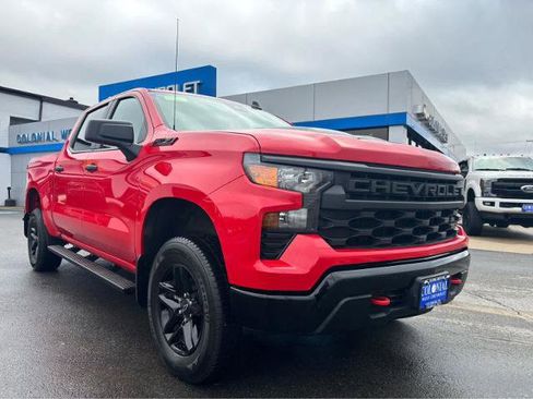 Used 2025 Chevrolet Silverado 1500 Custom Trail Boss w/ LPO, Dark Essentials Package image 12