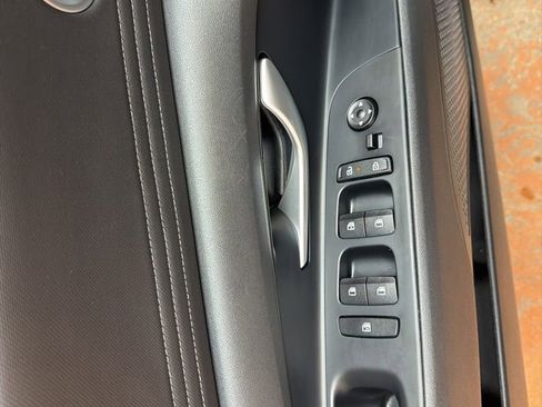 Used 2025 Hyundai Elantra SEL FWD image 23