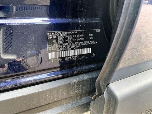 Used 2023 Toyota Venza Limited AWD/4WD image 9
