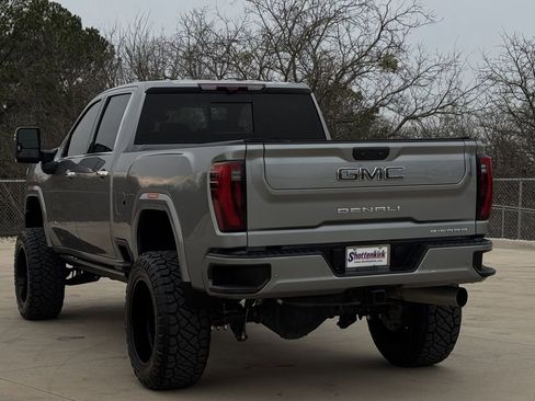 Used 2024 GMC Sierra 2500 Denali Ultimate AWD/4WD image 4
