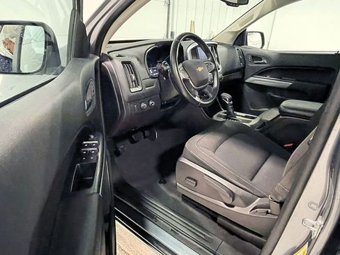 Used 2022 Chevrolet Colorado LT w/ LT Convenience Package image 18