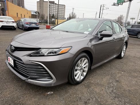 Certified 2023 Toyota Camry LE image 4