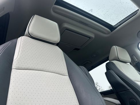 Used 2025 Honda Odyssey Elite image 23