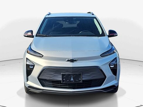 Used 2023 Chevrolet Bolt EUV LT w/ Convenience Package image 11