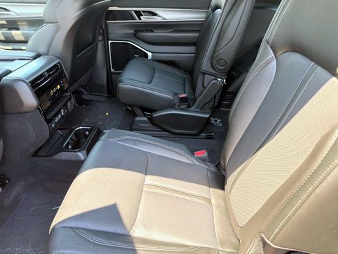 New 2026 Jeep Grand Wagoneer Limited AWD/4WD image 10