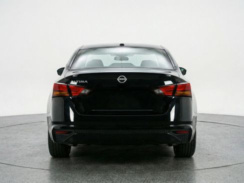 Used 2025 Nissan Altima 2.5 SV image 7