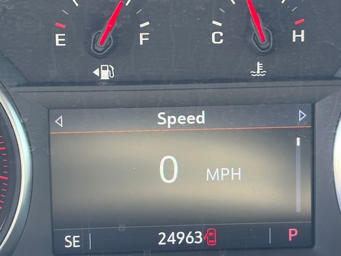 Used 2025 Chevrolet Blazer LT FWD image 22