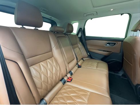 Used 2025 Nissan Rogue Platinum w/ Platinum Premium Package image 28