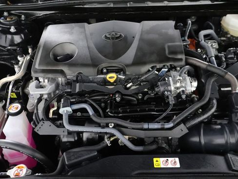Used 2025 Toyota Camry SE image 18