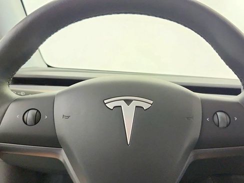 Used 2024 Tesla Model Y Long Range RWD image 17