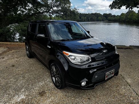 Used 2016 Kia Soul + w/ Tarmac Special Edition FWD image 2