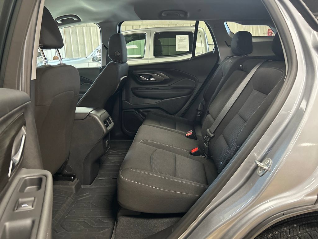 Used 2024 GMC Terrain SLE w/ Driver Convenience Package AWD/4WD image 23
